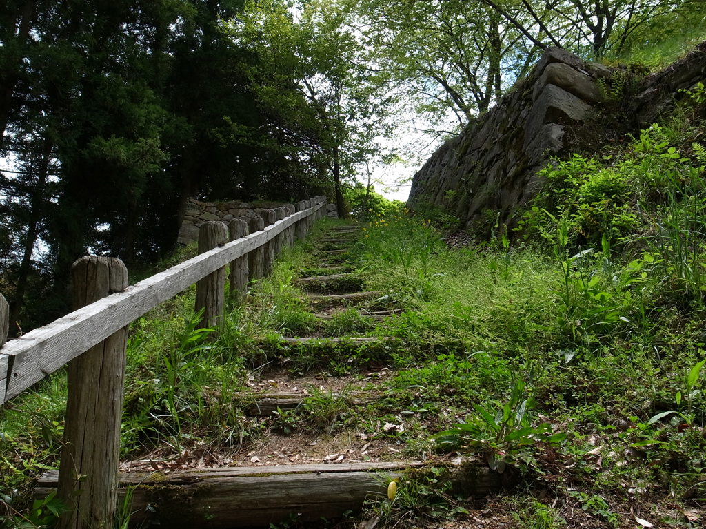 月山富田城の三の丸の階段