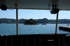 船から見える毘沙子島