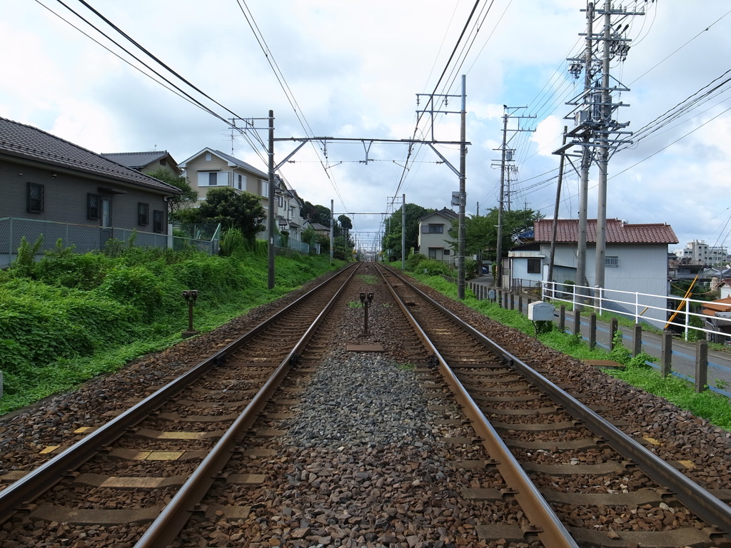 続く線路