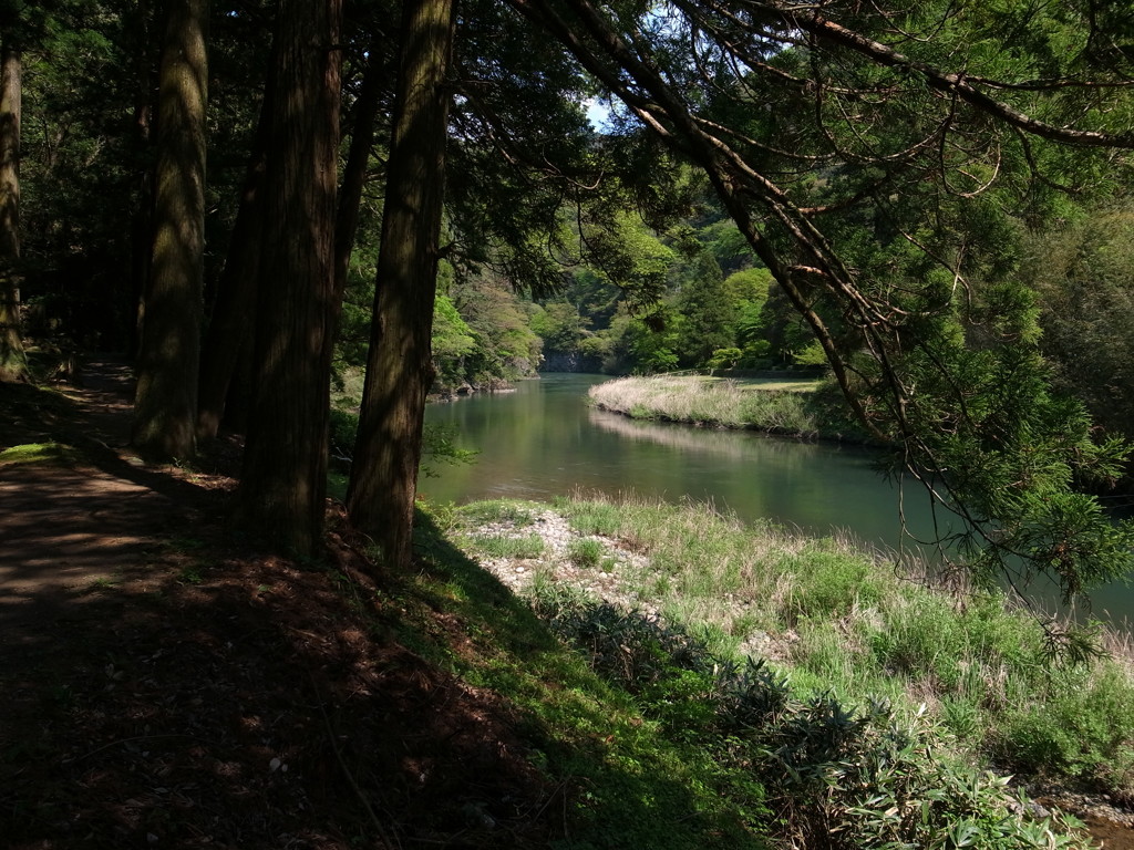 立久恵峡と神戸川