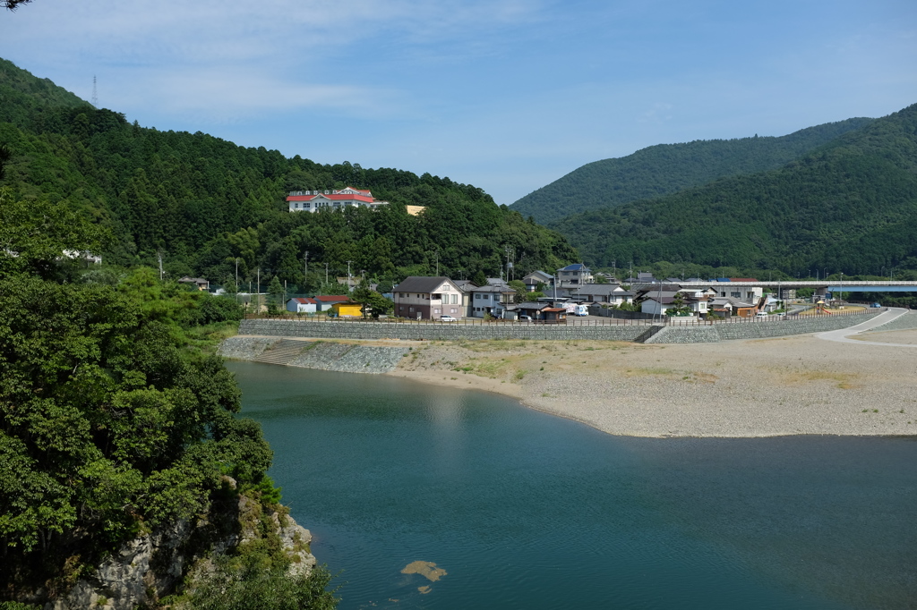 大洲を流れる肱川