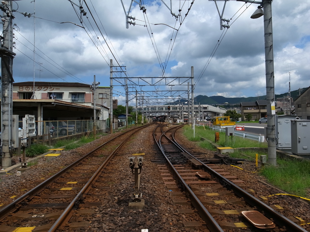 続く線路