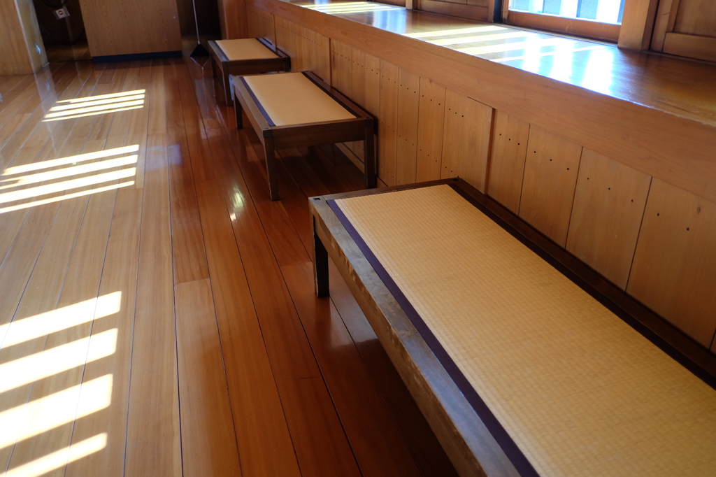 畳のベンチ