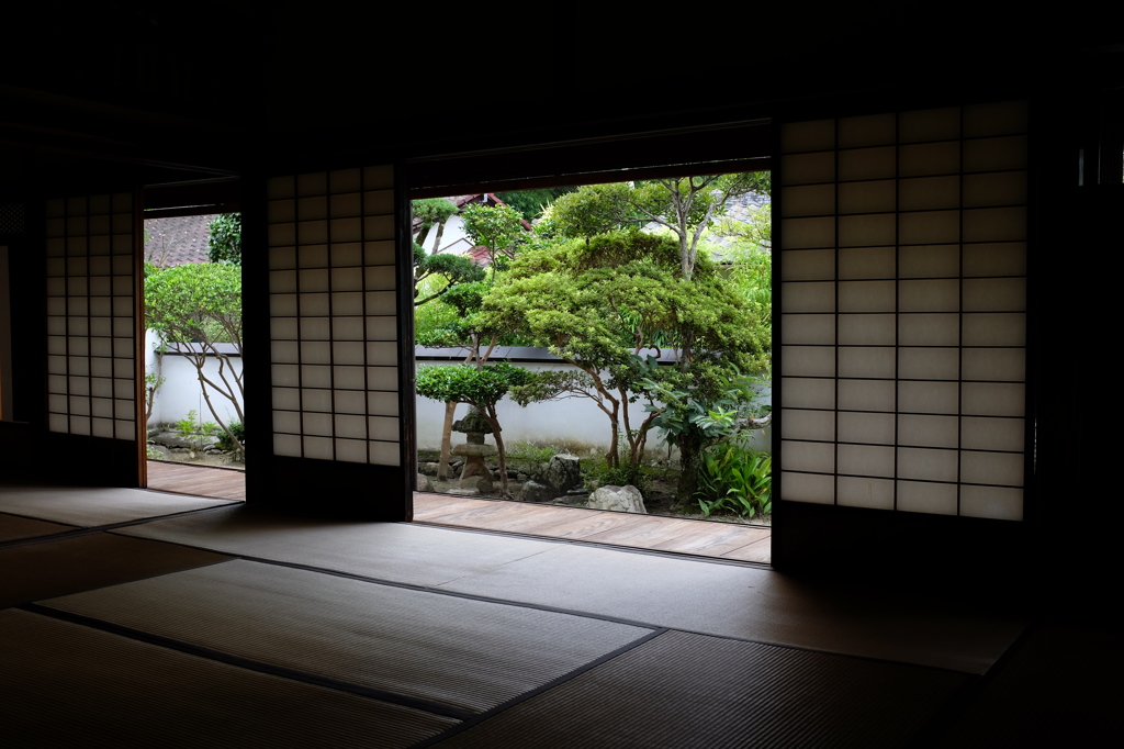 旧埴原家の和室と庭