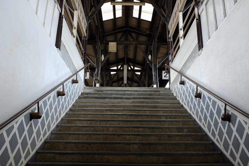 津山駅の階段 