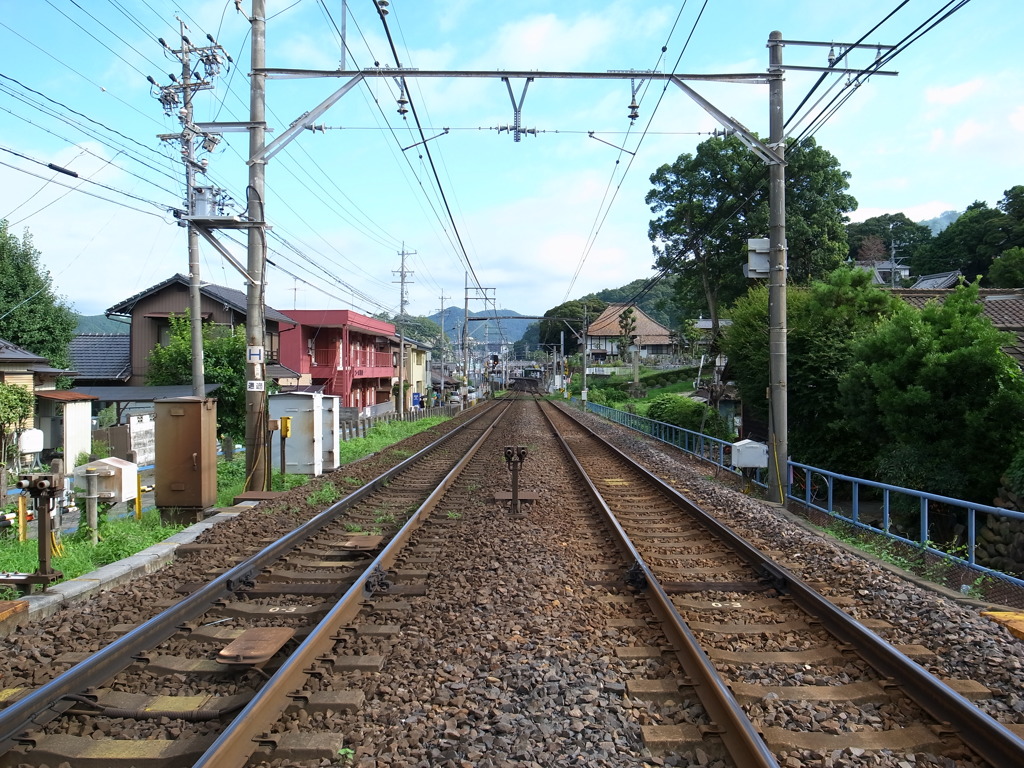 続く線路