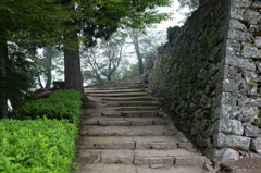 備中松山城の石垣と石段