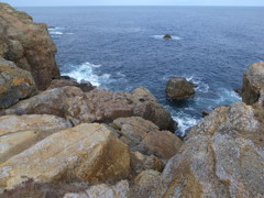 岩場と日本海