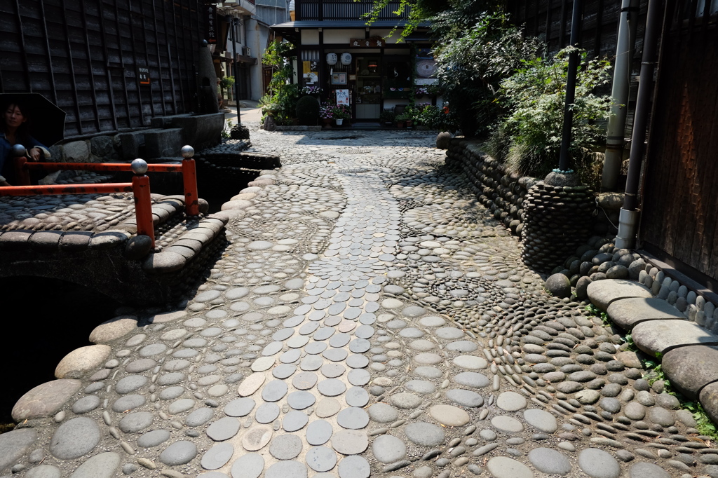 郡上八幡の石畳の道