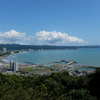 鴨川市街と広がる海