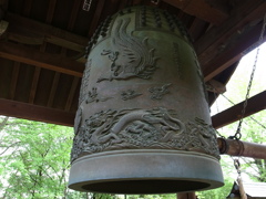鐘の彫刻