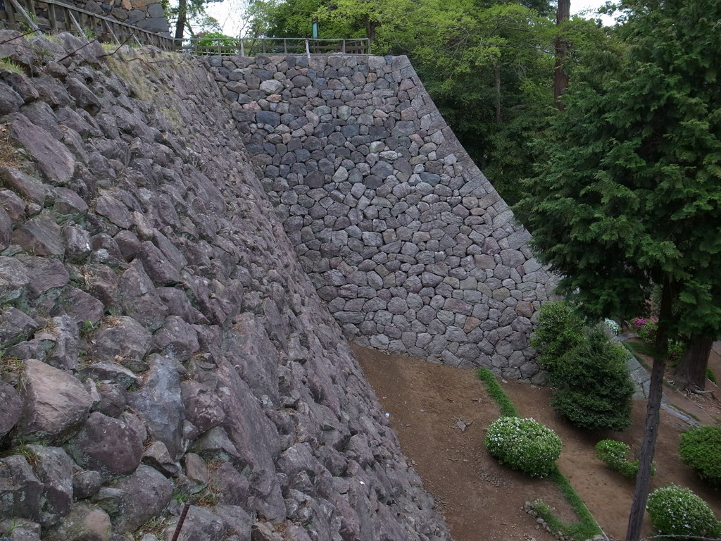 松江城の石垣