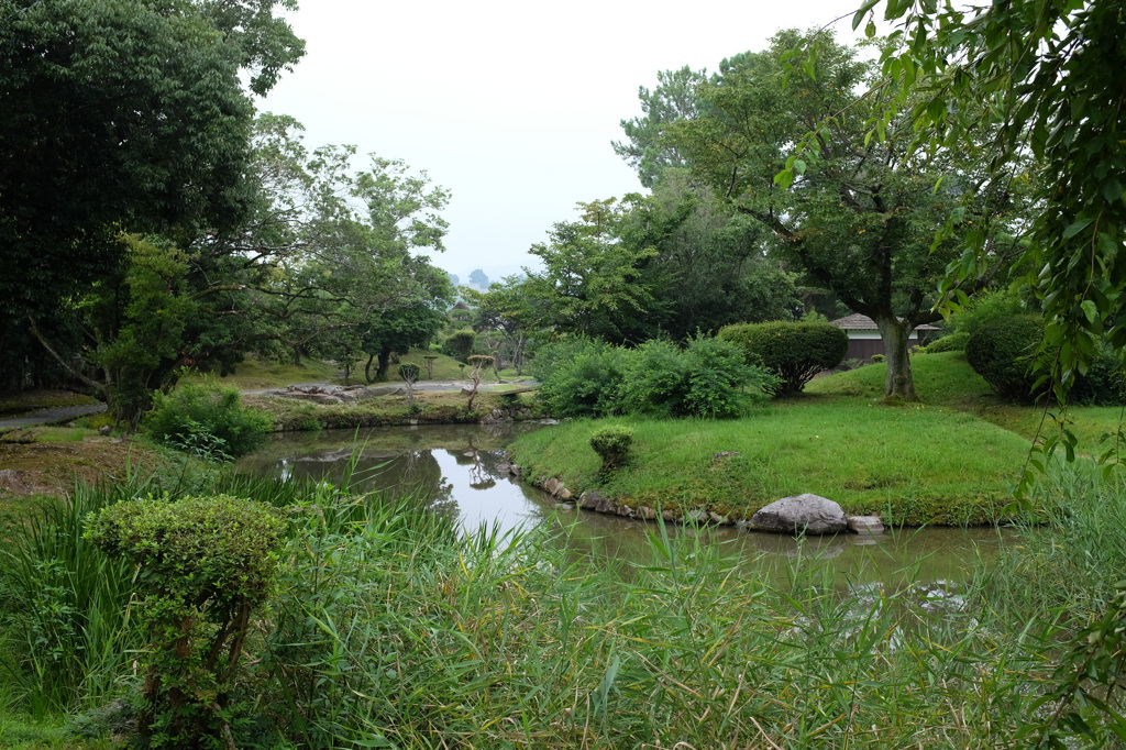 衆楽園の池と緑