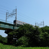 鉄橋を走る電車