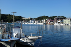 稲生沢川と漁船