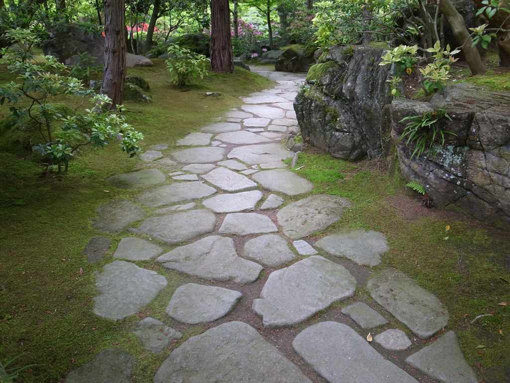 日本庭園の石畳