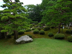 緑あふれる庭園