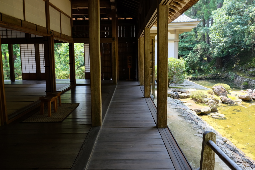 竹林寺の廊下