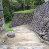 松江城の石垣と石段