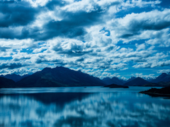 雲と山と湖
