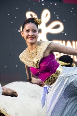タイは舞い踊る６