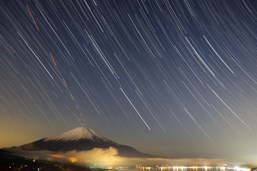 富士山と星の軌道