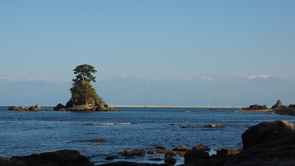 秋の立山連峰冠雪と雨晴海岸5　2014年10月18日土曜日