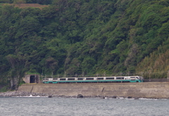 海岸線を走る