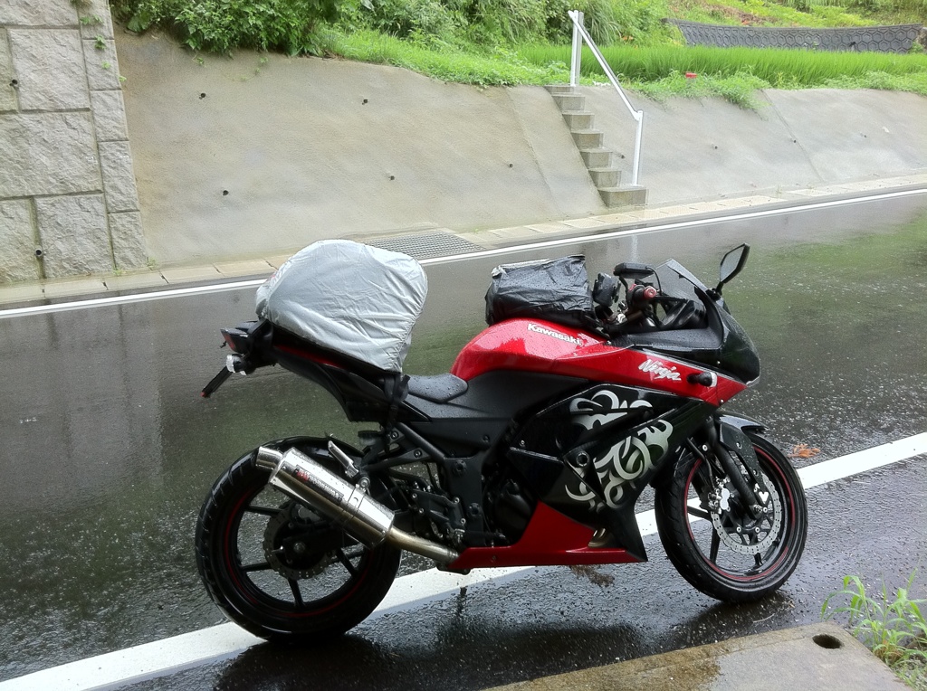 雨の中
