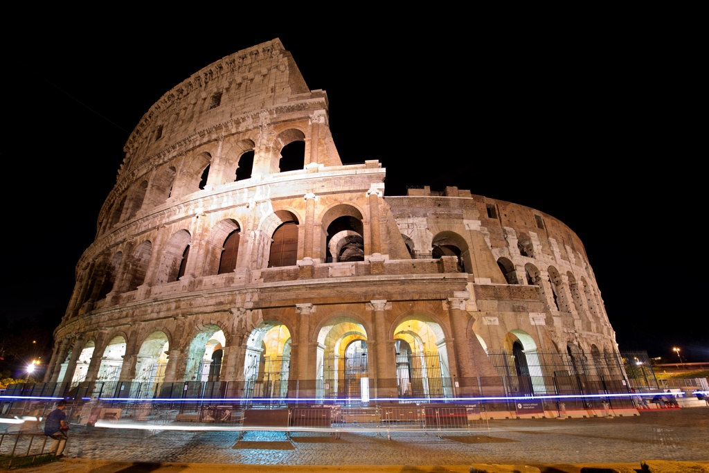 Night at Colosseo