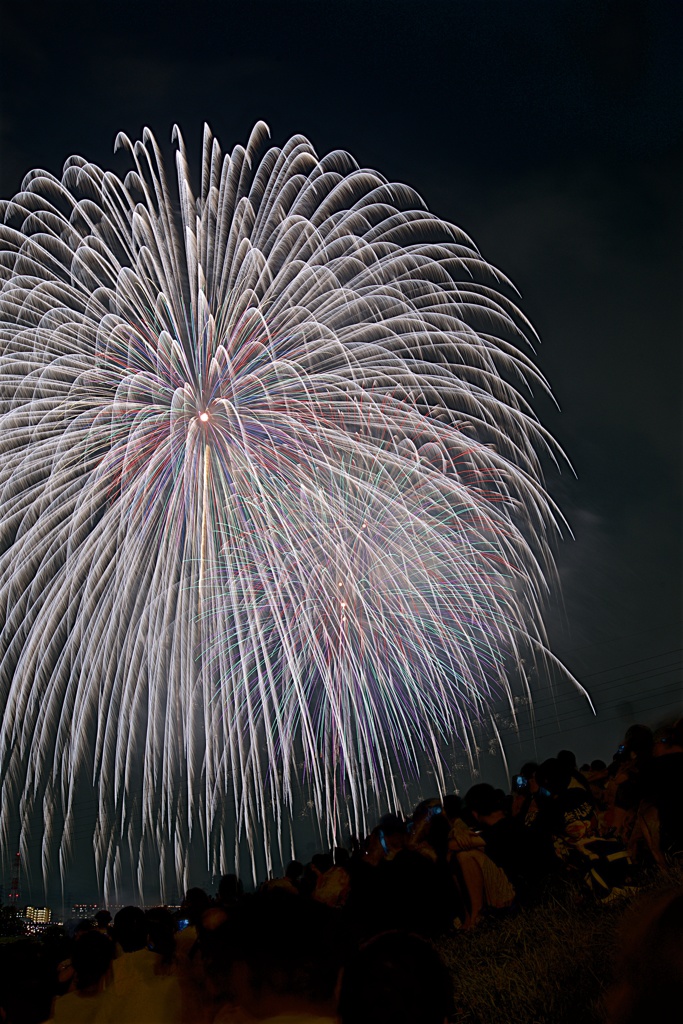 空を彩る