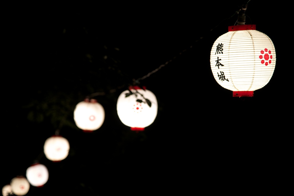 闇夜の提灯