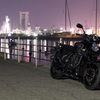 バイクと工場夜景２