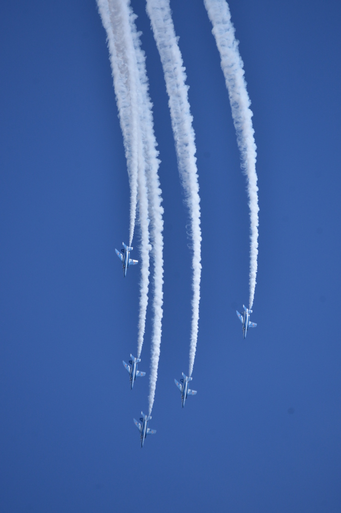 Blue Impulse-Swoop-