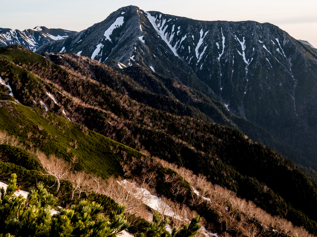 朝日の常念岳