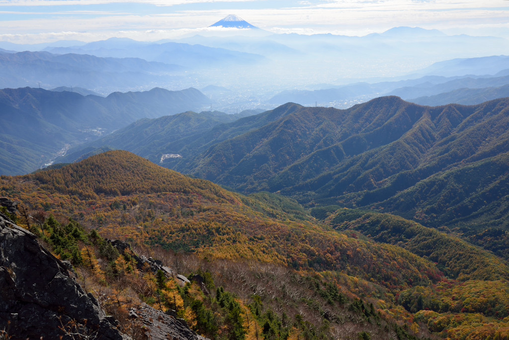 乾徳山　山頂から富士山 