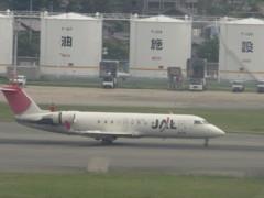 アーク塗装のCRJ200到着