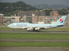 KOREAN AIR  747-400  HL7460 ①