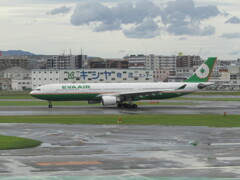 EVA  A330-300　離陸