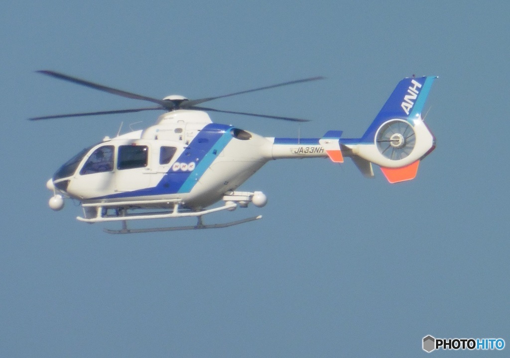 飛ぶNHKヘリ