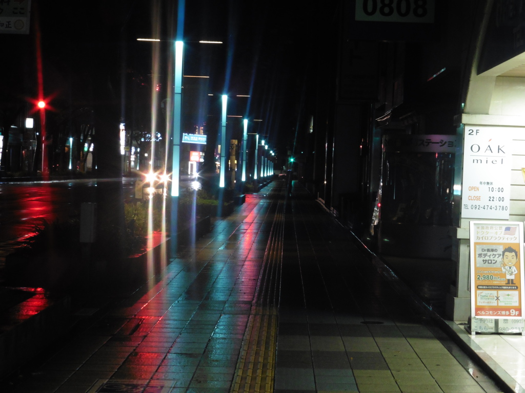 夜の博多駅前通り①