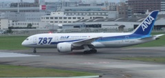 ANA　B787出発