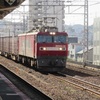 下関駅にてEF500貨物の通過