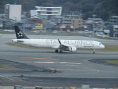 EVA AIR  A321  スタアラ　福岡空港にて