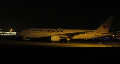 福岡空港の夜にて　④