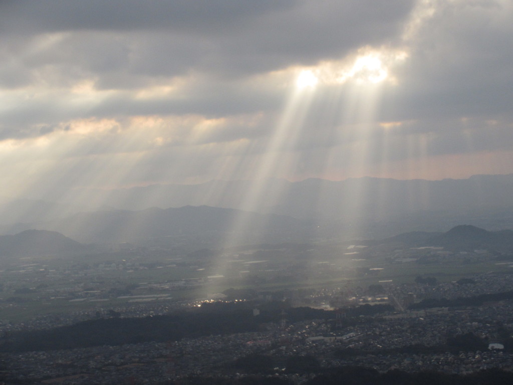 大地を照らす朝日①