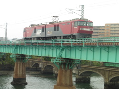 橋梁を通過するEH500-46機関車③