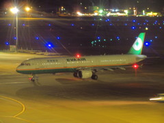 夜の空港にて①