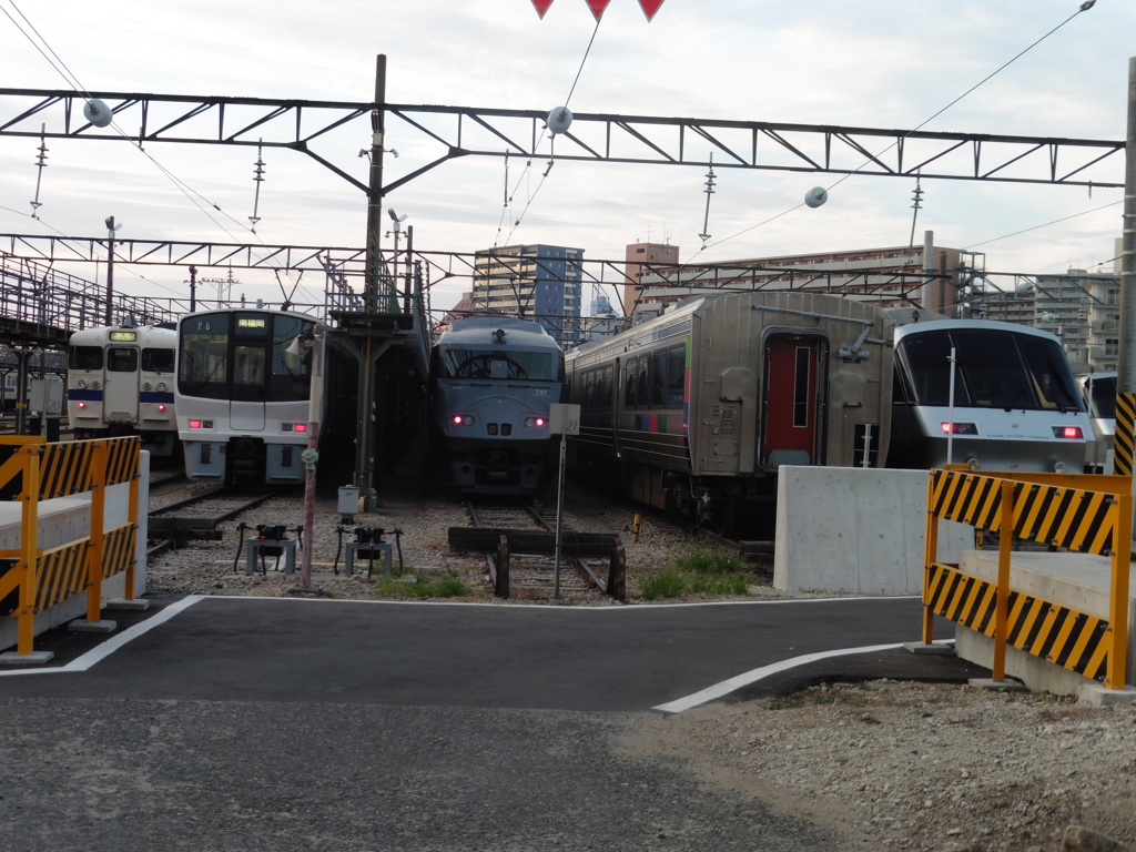 南福岡駅を南側から見る