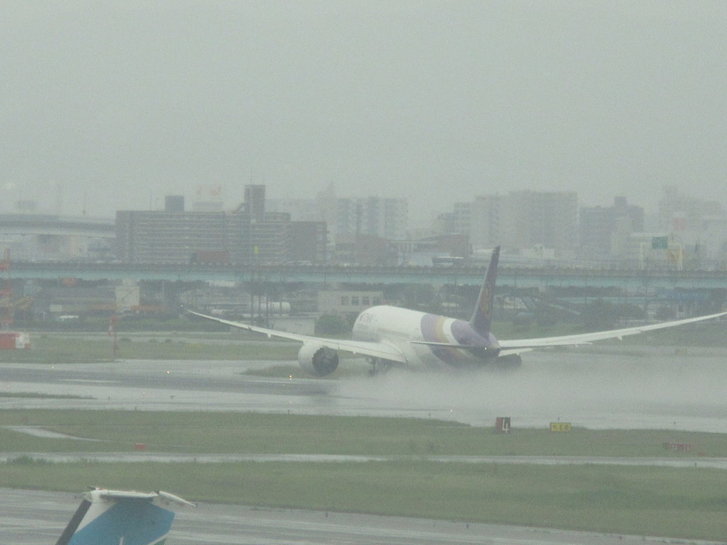 タイ国際航空　B787の離陸